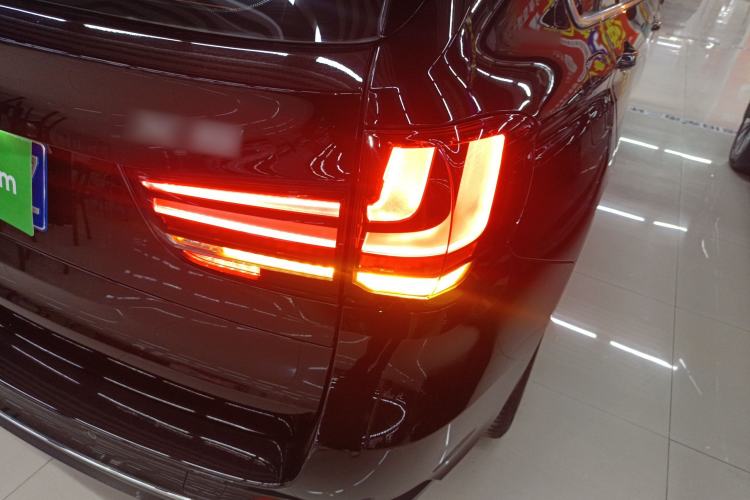 Used BMW X5 2018 xDrive28i Right Rear Taillight
