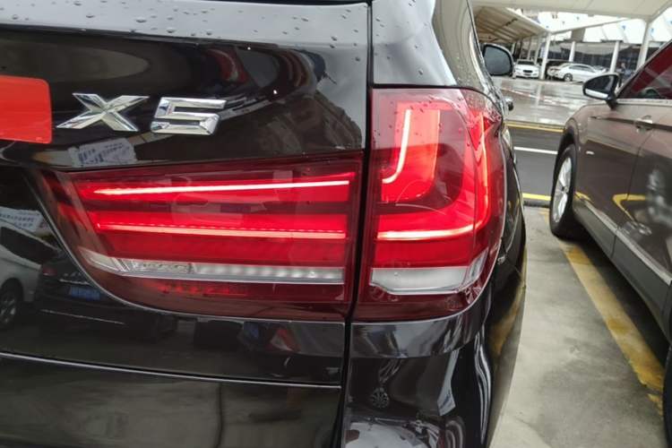Used BMW X5 2018 xDrive28i Right Rear Taillight