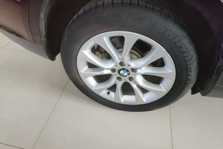Used BMW X5 2018 xDrive28i Right Rear Wheel Hub
