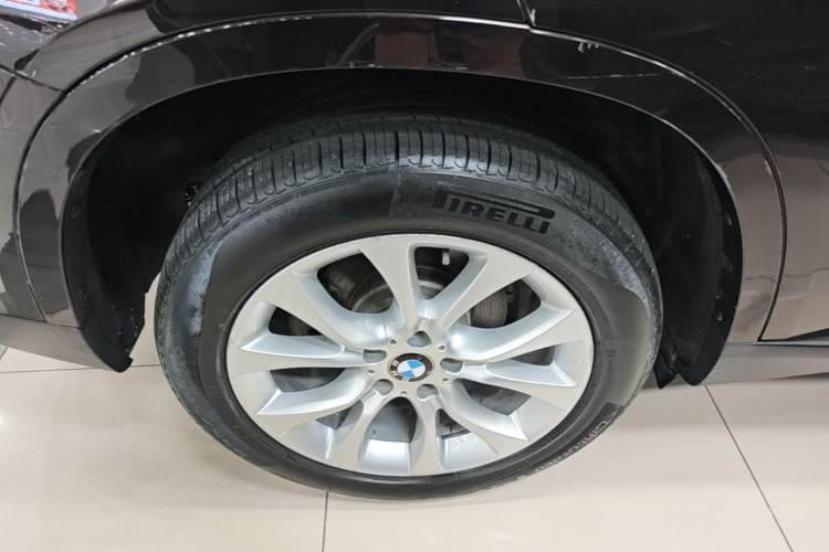 Used BMW X5 2018 xDrive28i Right Rear Wheel Hub