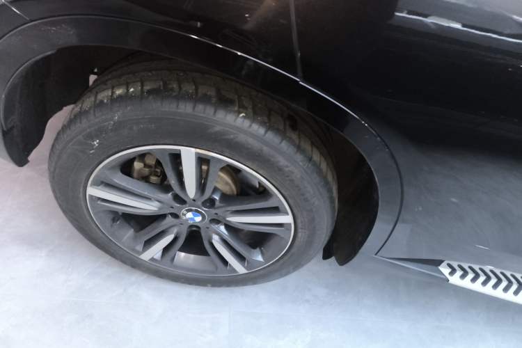 Used BMW X5 2018 xDrive35i Elegant Edition Right Rear Wheel Hub