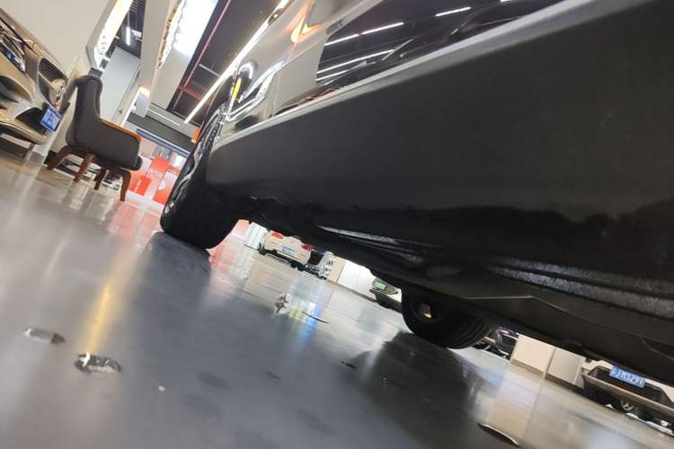 Used BMW X5 2018 xDrive35i Elegant Edition Right Side Sill