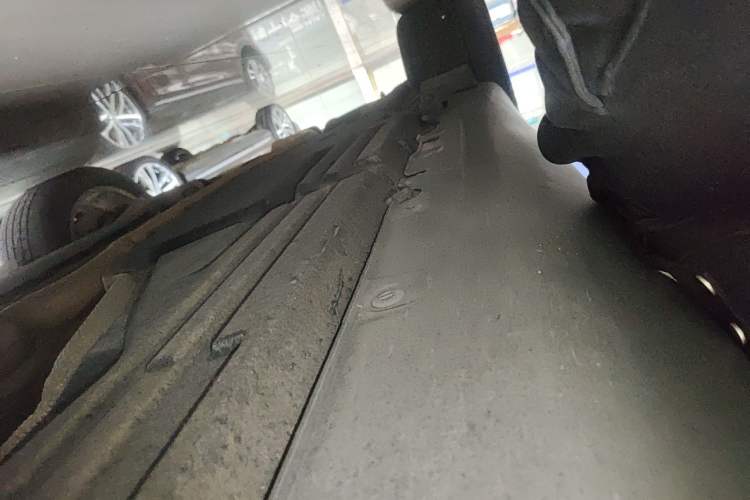 Used BMW X5 2018 xDrive28i Right Side Sill