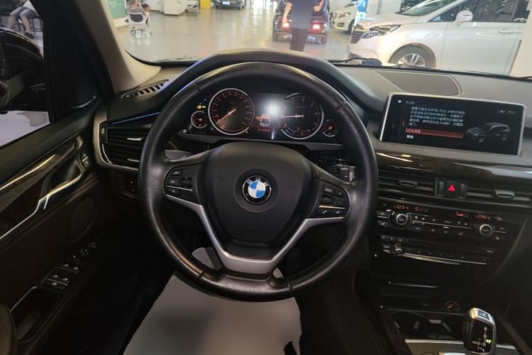 Used BMW X5 2018 xDrive35i Elegant Edition Steering Wheel