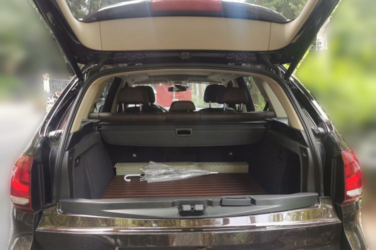 Used BMW X5 2018 xDrive28i Trunk