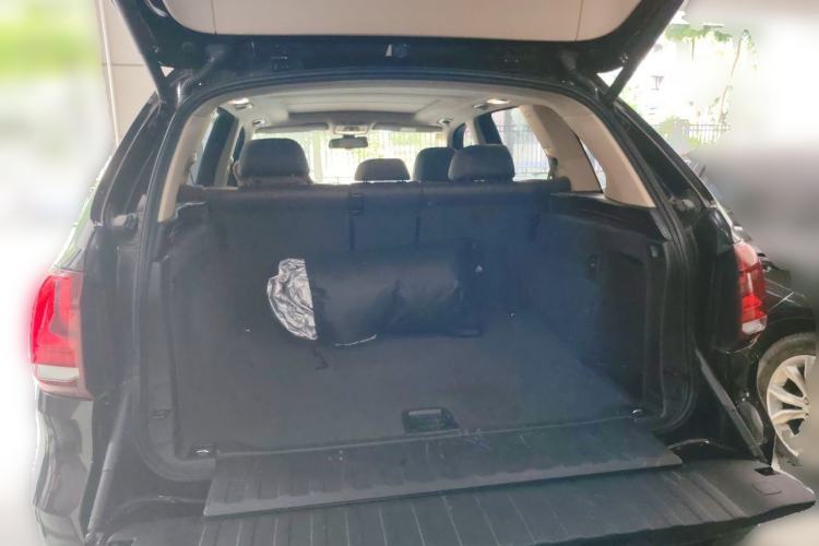 Used BMW X5 2018 xDrive28i Trunk