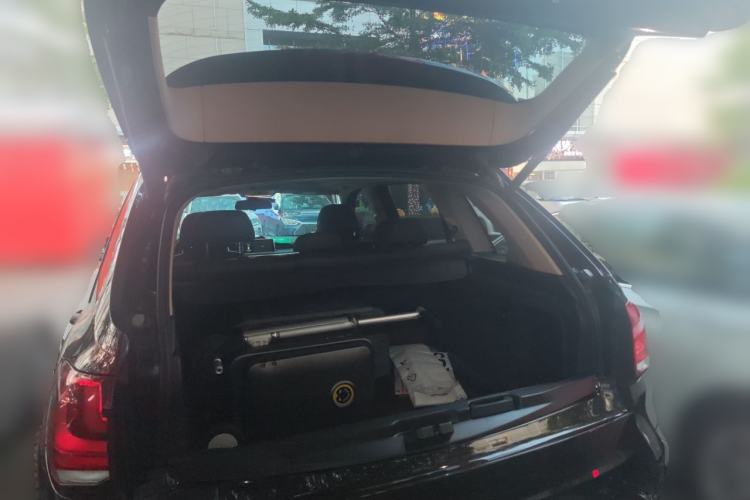 Used BMW X5 2018 xDrive28i Trunk