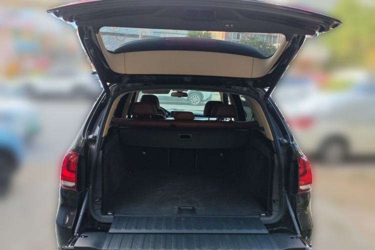 Used BMW X5  Trunk