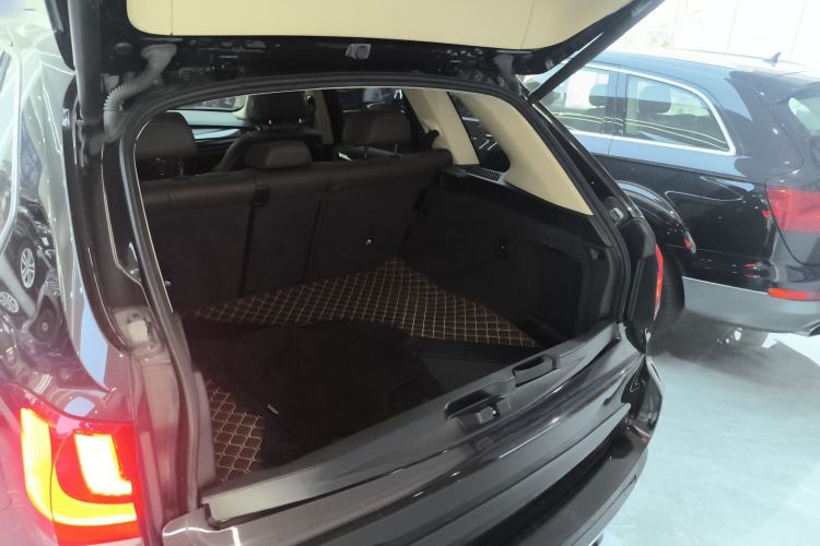 Used BMW X5 2018 xDrive35i Elegant Edition Trunk