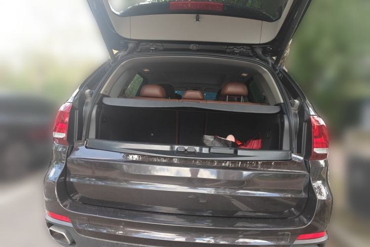 Used BMW X5  Trunk