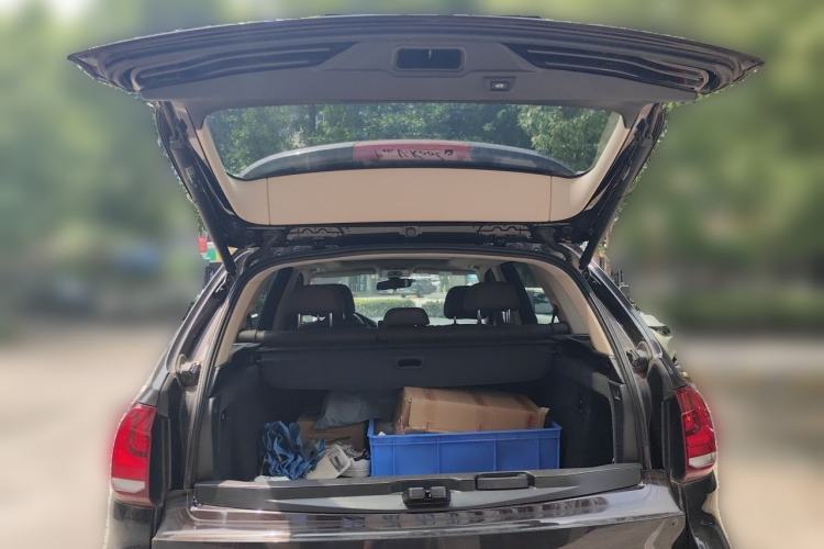 Used BMW X5 2018 xDrive28i Trunk