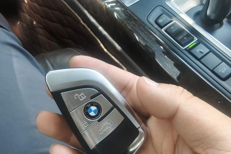 Used BMW X5 2018 xDrive28i Vehicle Key