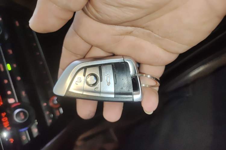 Used BMW X5 2018 xDrive28i Vehicle Key