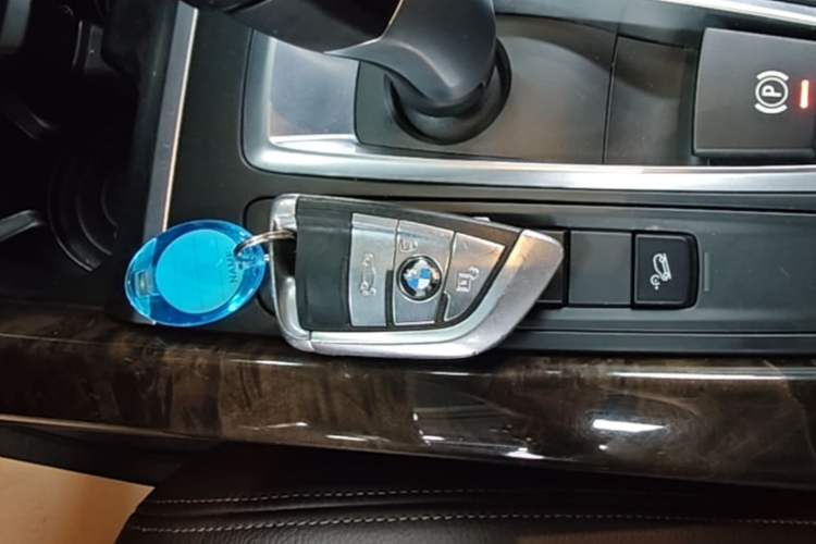 Used BMW X5 2018 xDrive28i Vehicle Key