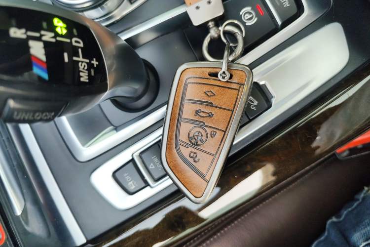 Used BMW X5 2018 xDrive28i Vehicle Key