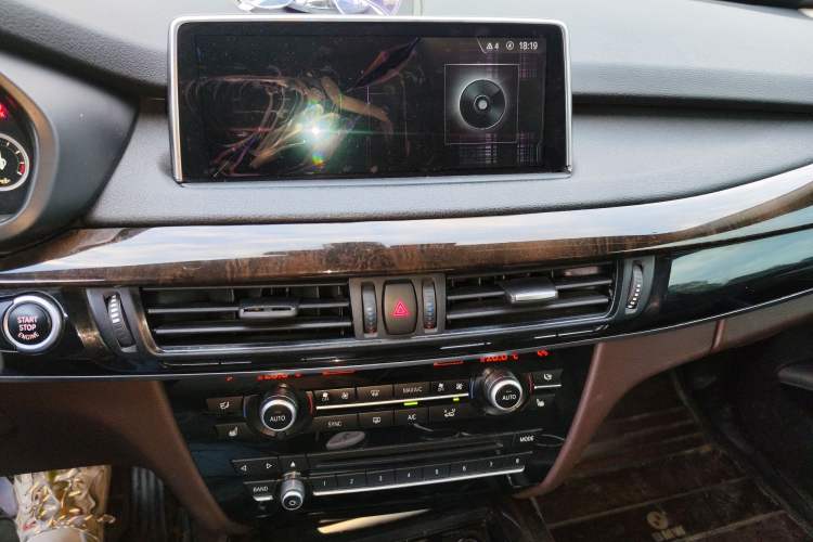Used BMW X5 2018 xDrive28i Audio And AC Panel