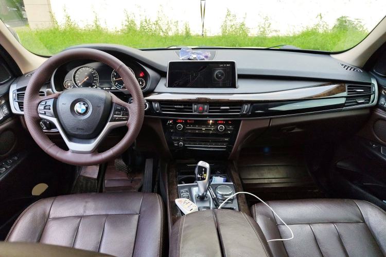 Used BMW X5 2018 xDrive28i Center Console
