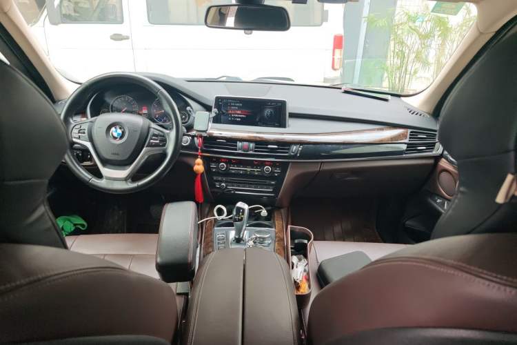 Used BMW X5 2018 xDrive35i Elegant Edition Center Console