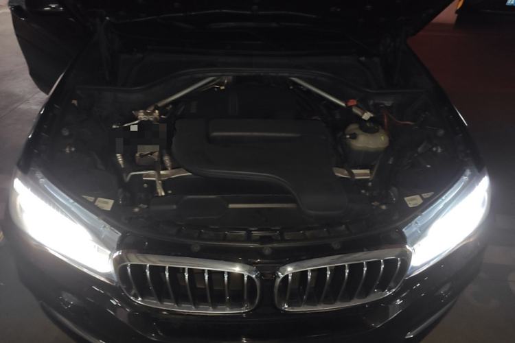 Used BMW X5 2018 xDrive28i Engine Bay