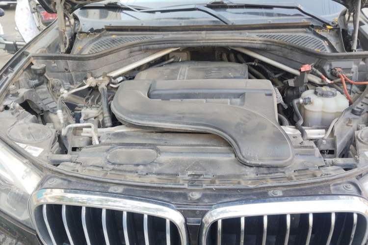 Used BMW X5 2018 xDrive28i Engine Bay