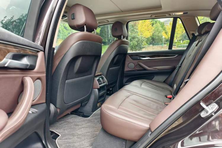 Used BMW X5 2018 xDrive28i Interior 2