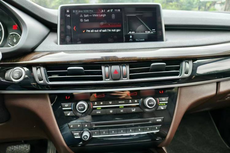 Used BMW X5 2018 xDrive28i Interior 4