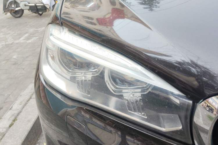 Used BMW X5 2018 xDrive28i Right Front Headlight