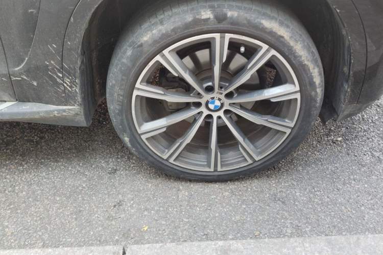 Used BMW X5 2018 xDrive28i Right Front Wheel Hub
