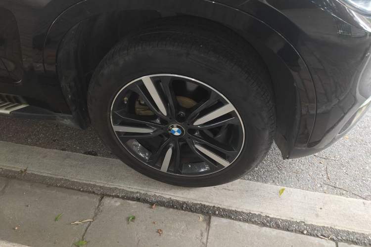 Used BMW X5 2018 xDrive35i Elegant Edition Right Front Wheel Hub