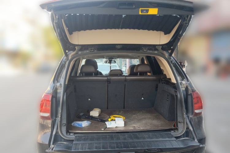 Used BMW X5 2018 xDrive28i Trunk