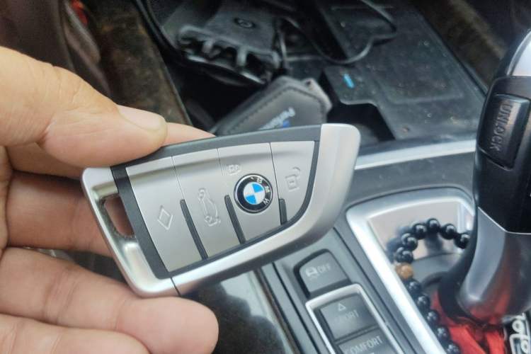 Used BMW X5 2018 xDrive28i Vehicle Key