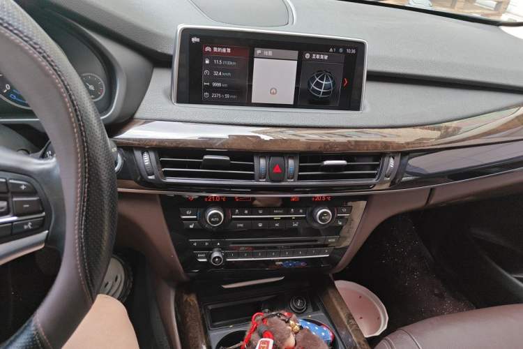 Used BMW X5 2018 xDrive28i Audio And AC Panel