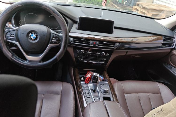 Used BMW X5 2018 xDrive28i Center Console