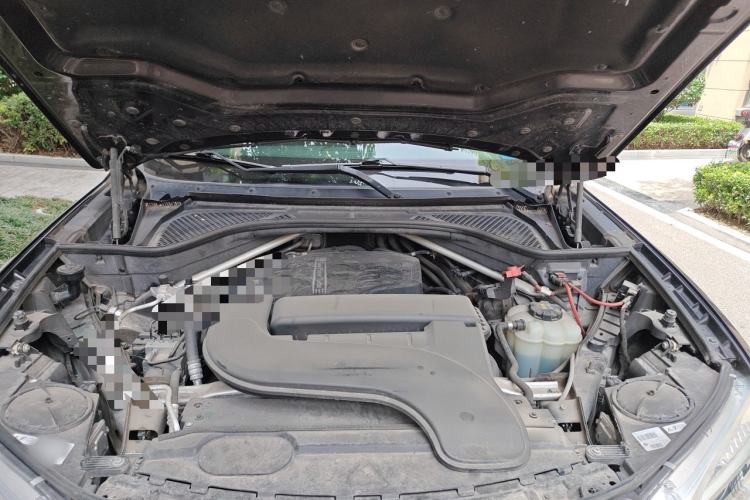 Used BMW X5 2018 xDrive28i Engine Bay