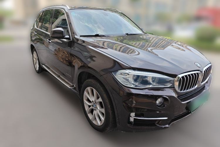 Used BMW X5 2018 xDrive28i Front Right 45 Deg