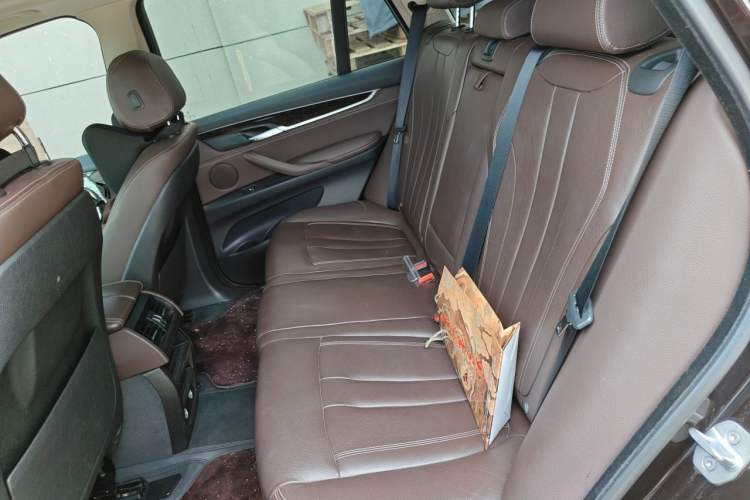 Used BMW X5 2018 xDrive28i Left Rear Seat
