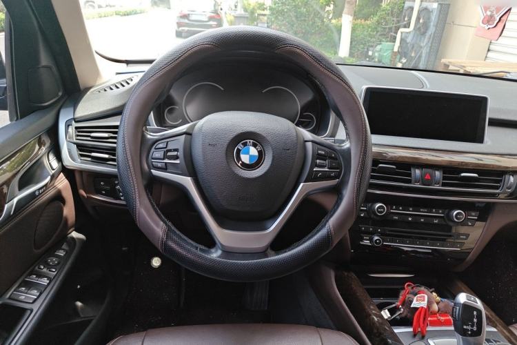 Used BMW X5 2018 xDrive28i Steering Wheel