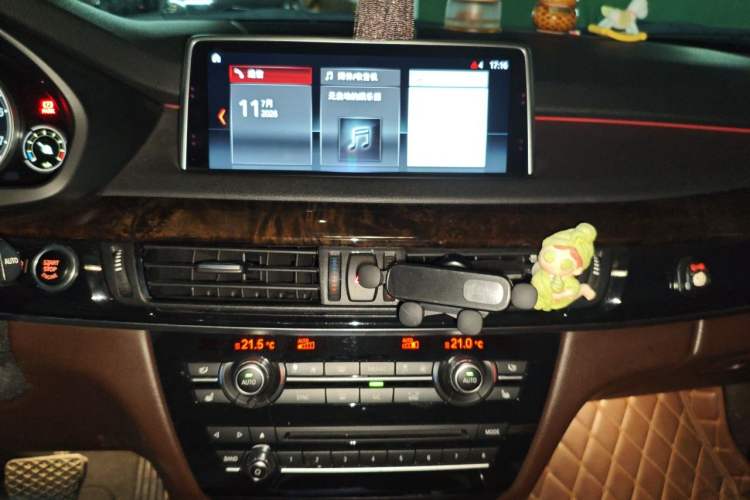 Used BMW X5 2018 xDrive28i Audio And AC Panel