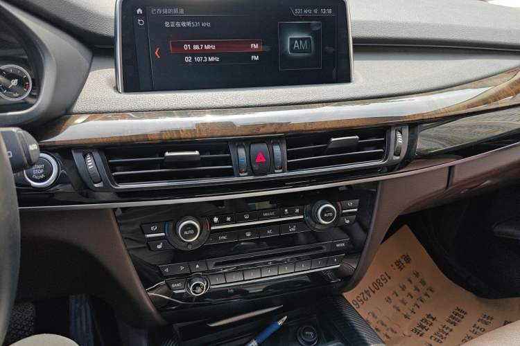 Used BMW X5 2018 xDrive28i Audio And AC Panel