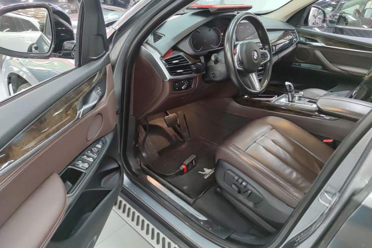 Used BMW X5 2018 xDrive35i Elegant Edition Driver Seat