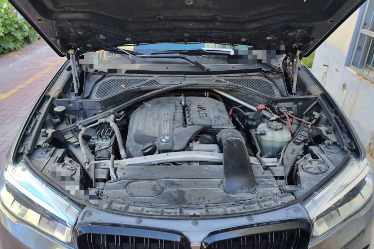Used BMW X5  Engine Bay