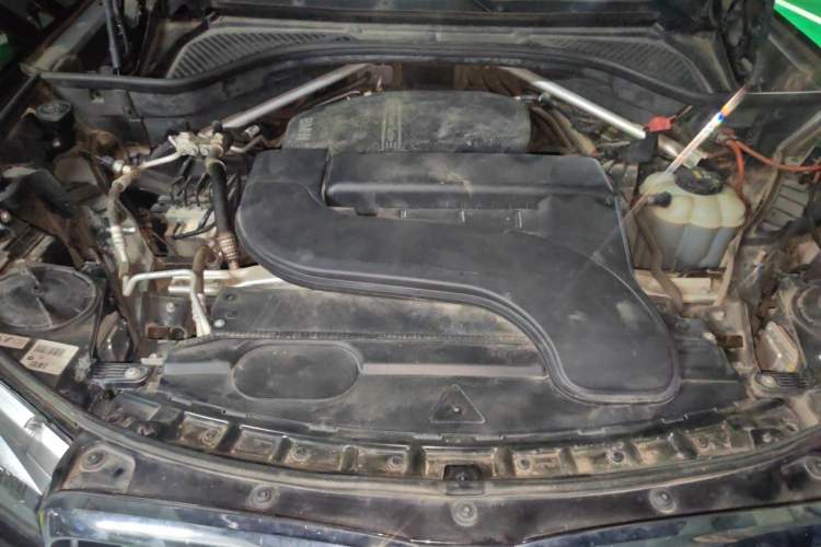 Used BMW X5 2018 xDrive28i Engine Bay