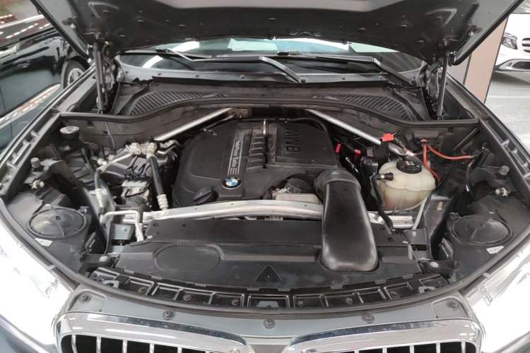 Used BMW X5 2018 xDrive35i Elegant Edition Engine Bay