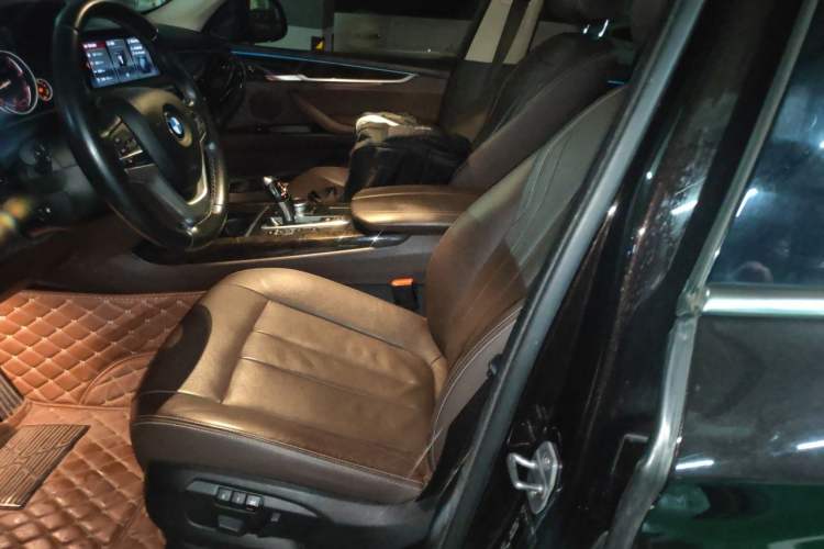 Used BMW X5 2018 xDrive28i Left Front Seat
