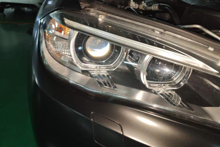 Used BMW X5 2018 xDrive28i Right Front Headlight