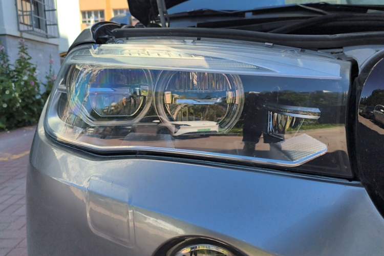 Used BMW X5  Right Front Headlight