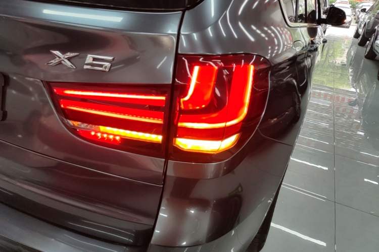 Used BMW X5 2018 xDrive35i Elegant Edition Right Rear Taillight