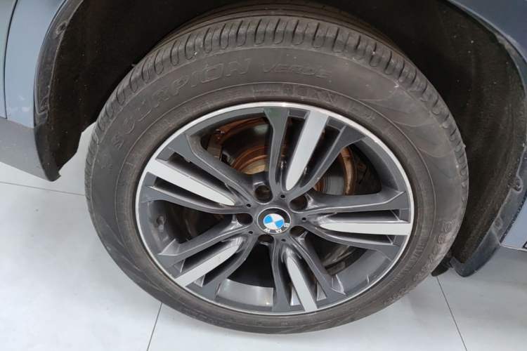 Used BMW X5 2018 xDrive35i Elegant Edition Right Rear Wheel Hub