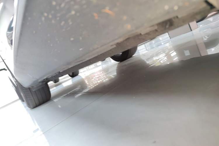 Used BMW X5 2018 xDrive35i Elegant Edition Right Side Sill