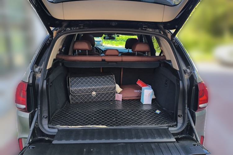 Used BMW X5  Trunk